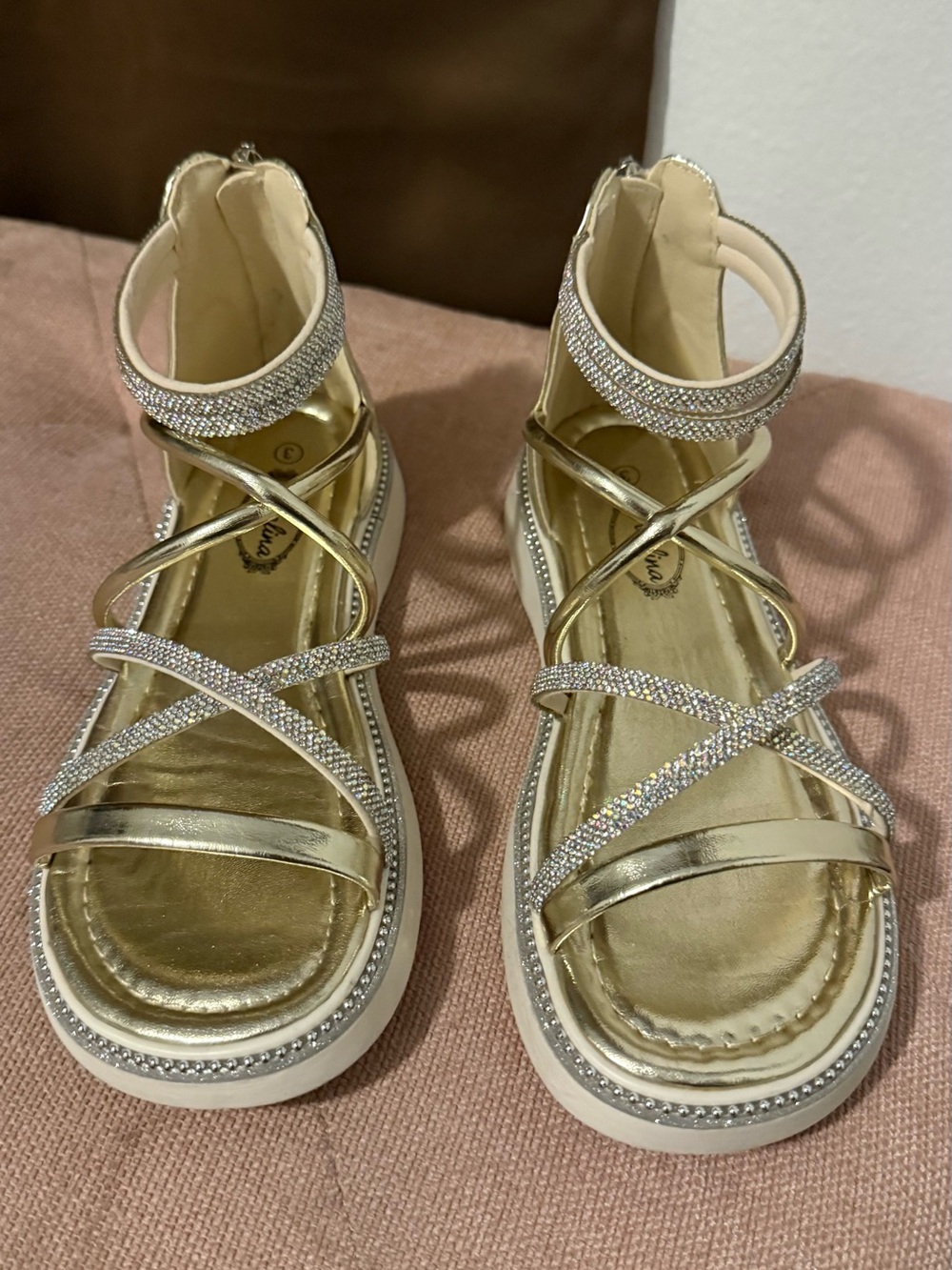 Girls shoes